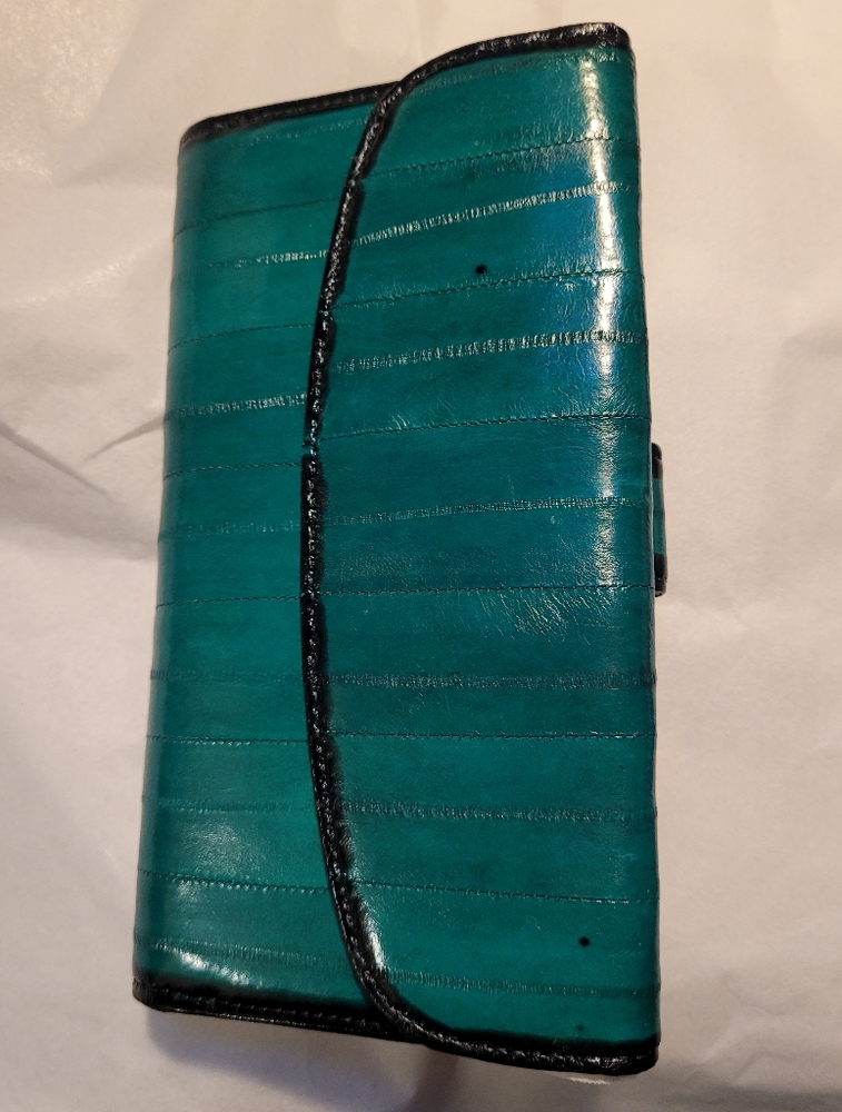 Mundial eel skin wallet